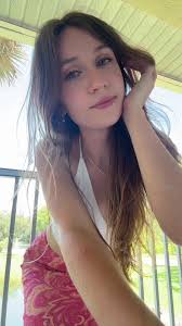 amateur OnlyFans model photo gallery 051