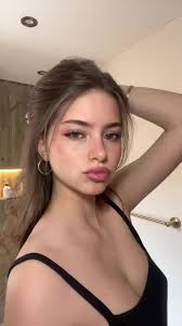 amateur OnlyFans model photo gallery 066
