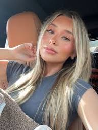 amateur OnlyFans model photo gallery 076